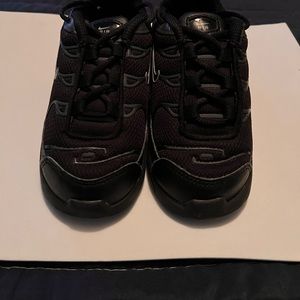 Black Nike toddler shoe size 8C